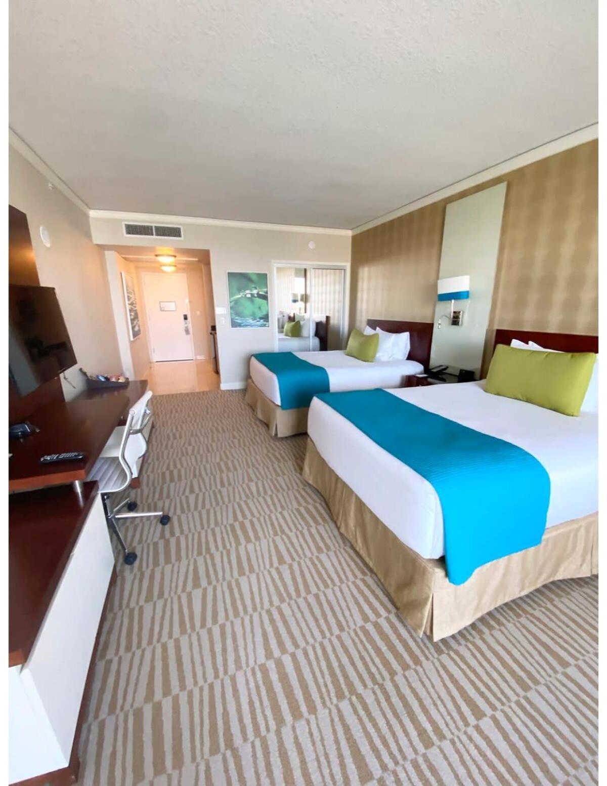 Luxury On The Ocean At In Sunny Isles Holiday home